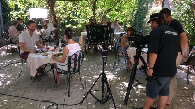 Tournage d'une scène sur la terrasse extérieure